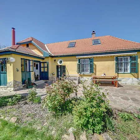 Holiday home Vinceller Lak Balatonalmadi